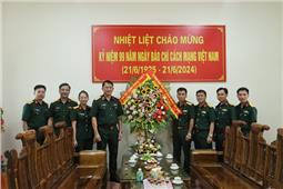 Thủ trưởng Bộ tư lệnh Quân khu và các cơ quan, đơn vị chúc mừng Báo Quân khu nhân Ngày Báo chí cách mạng Việt Nam